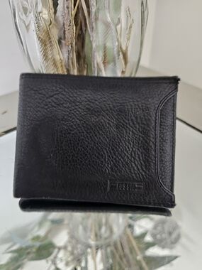 Fossil Men’s Black Leather Bi-Fold Wallet